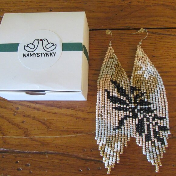 Beautiful Namystynky Etsy Artisan Floral Abstract Long Czech Beaded Earrings - Picture 14 of 15